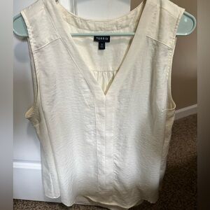 Women’s sleeveless top